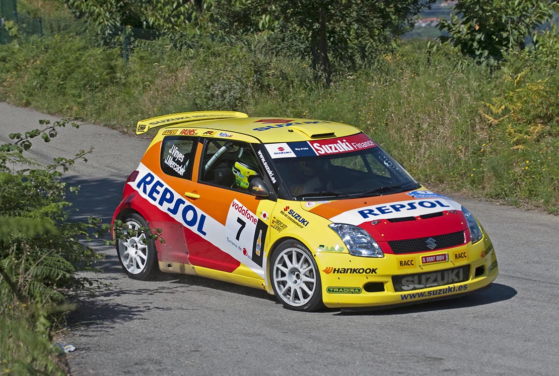 Vinyes-Mercader (Suzuki Swift S1600) rozan el podio absoluto en el Rías Baixas 2011.