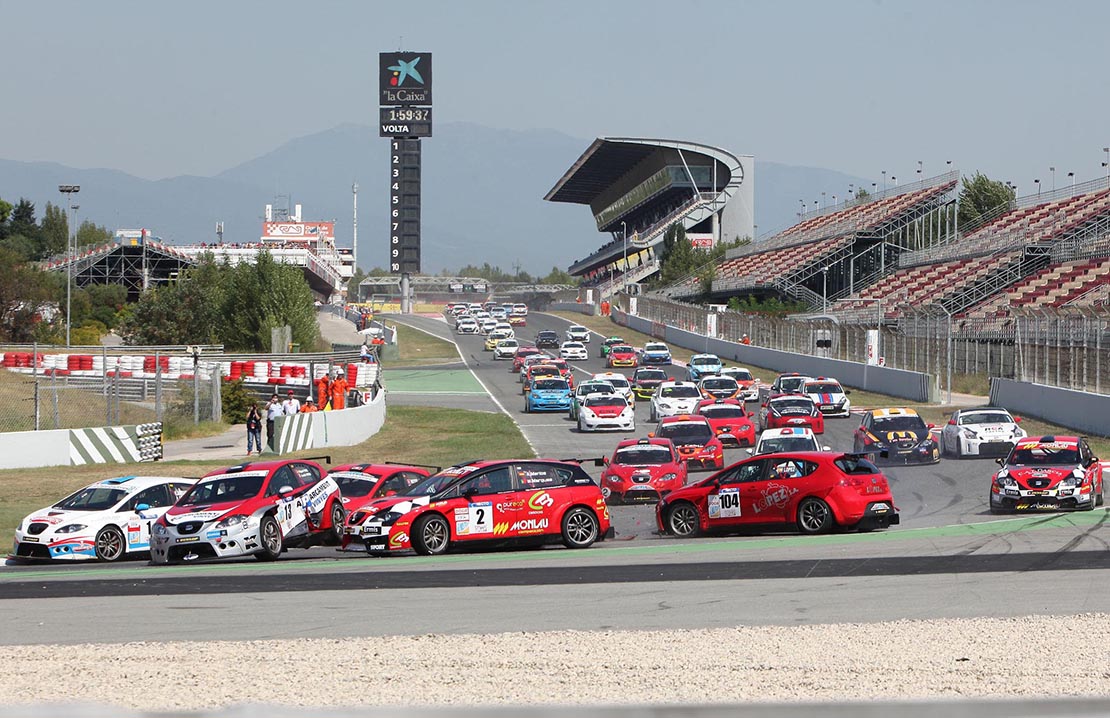 Amàlia Vinyes fora de pista tot just començar.