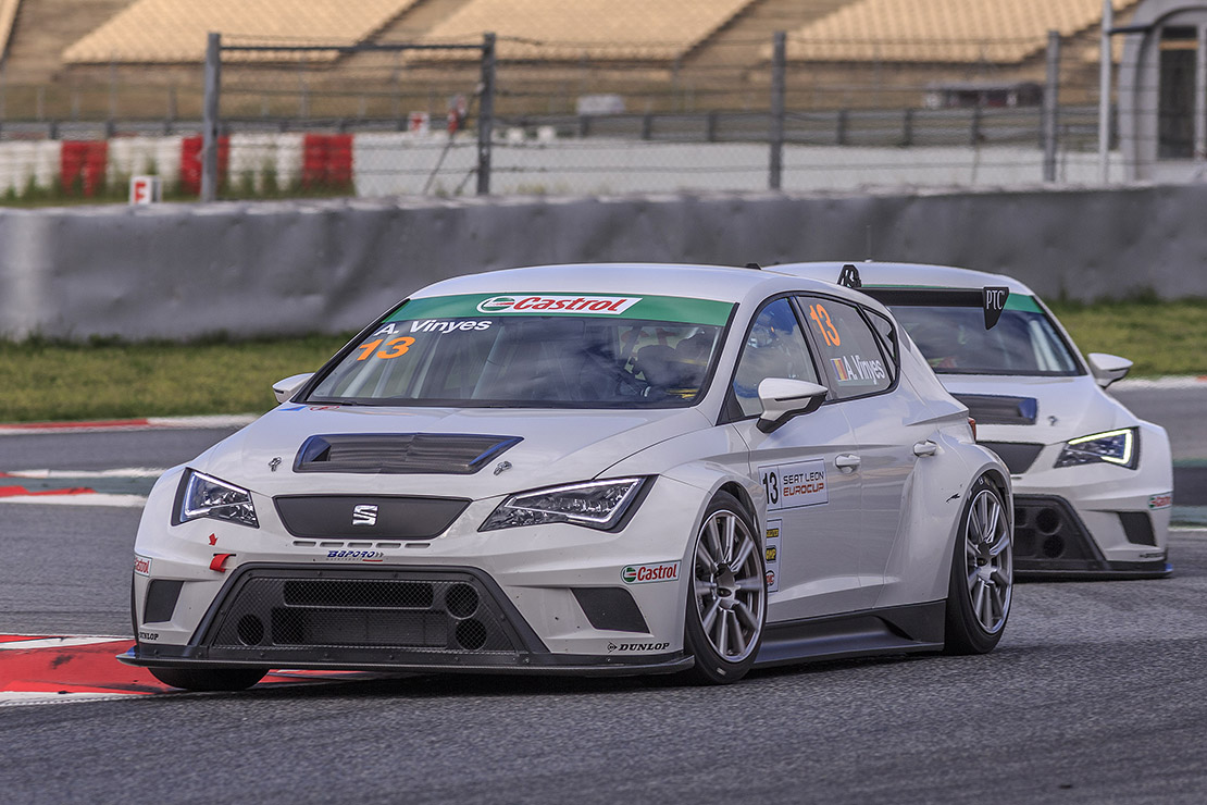 Amàlia Vinyes entusiasmada con el Seat León de la Eurocup.