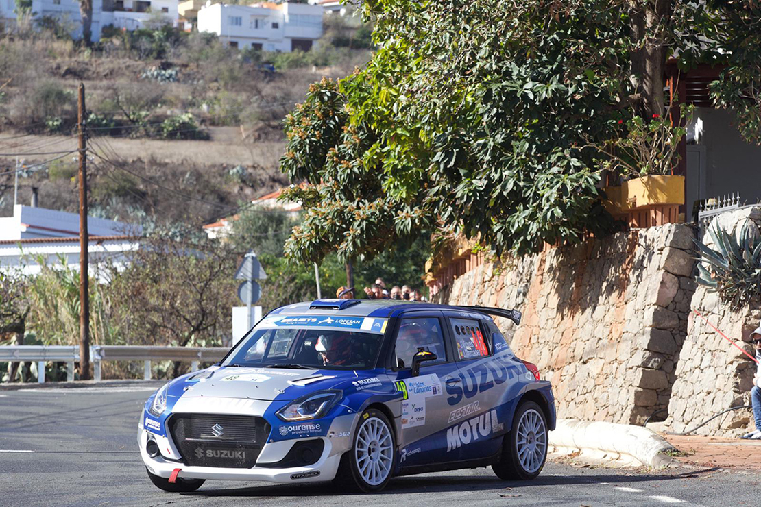 A Canàries, Vinyes – Mercader (Suzuki Swift R4lly) fregant el top10, en el CERA.