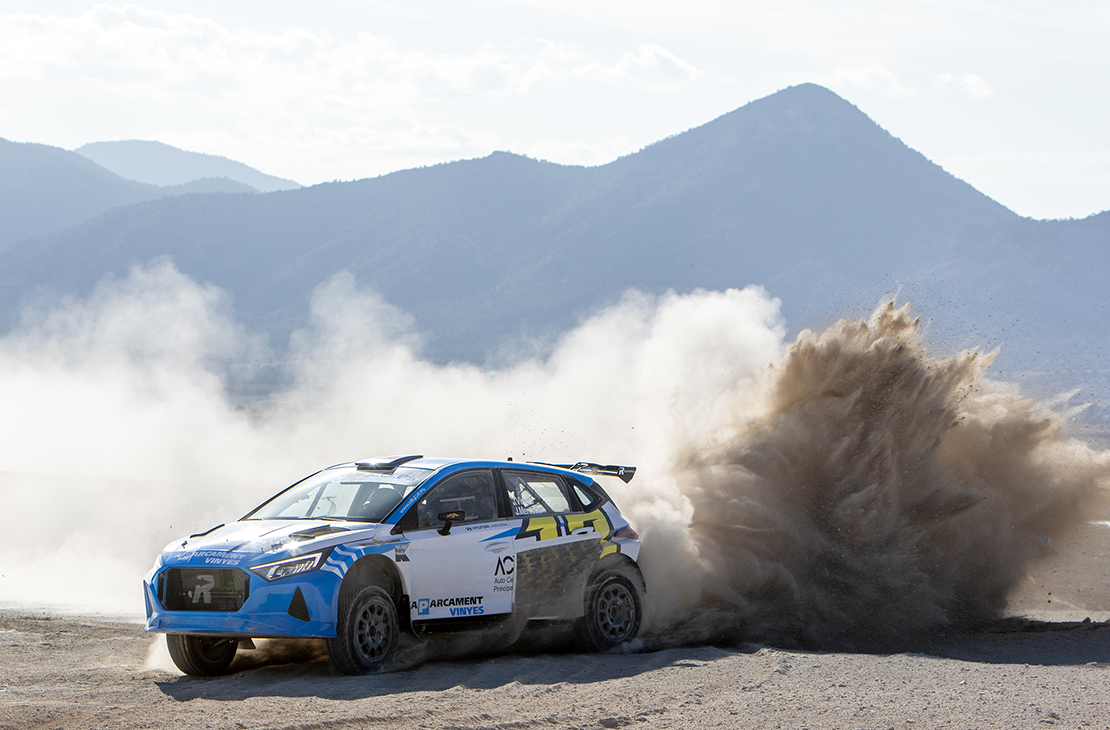 Vinyes-Mercader con ganas de situarse al volante del Hyundai i20 Rally2.